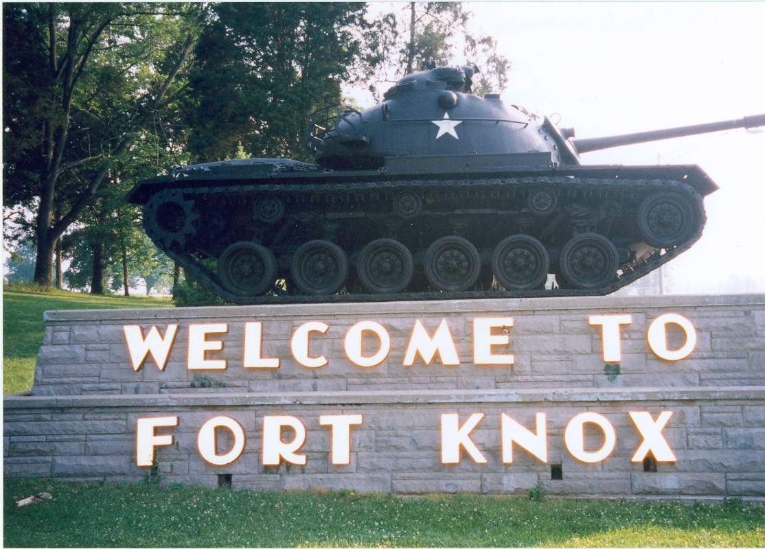 Fort Knox Welcome Sign and Army Tank