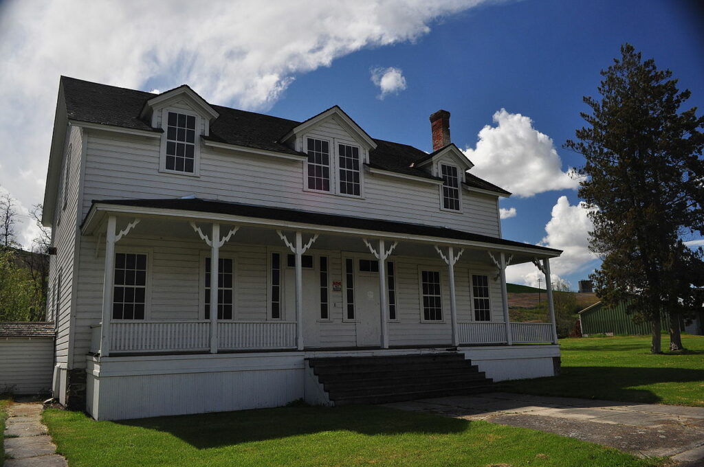 Officers Quarters at Fort Lapwai