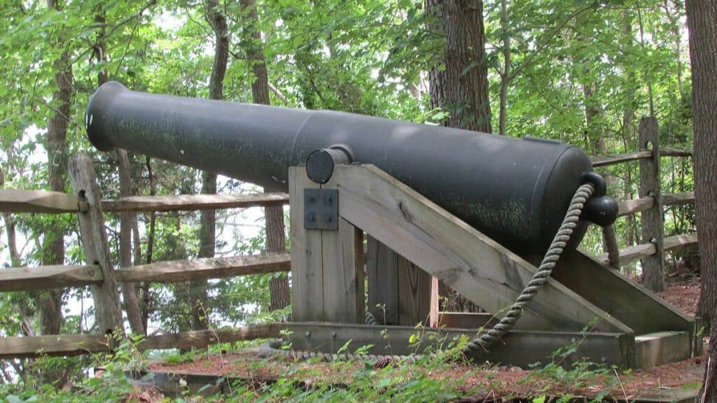 Cannon at Fort Huger