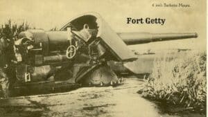 6-inch gun M1900 on barbette (pedestal) carriage M1900, probably at Fort Getty.